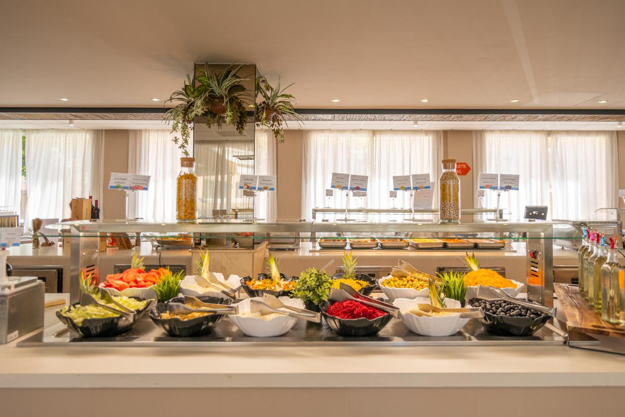 Parasol Garden Hotel 4*