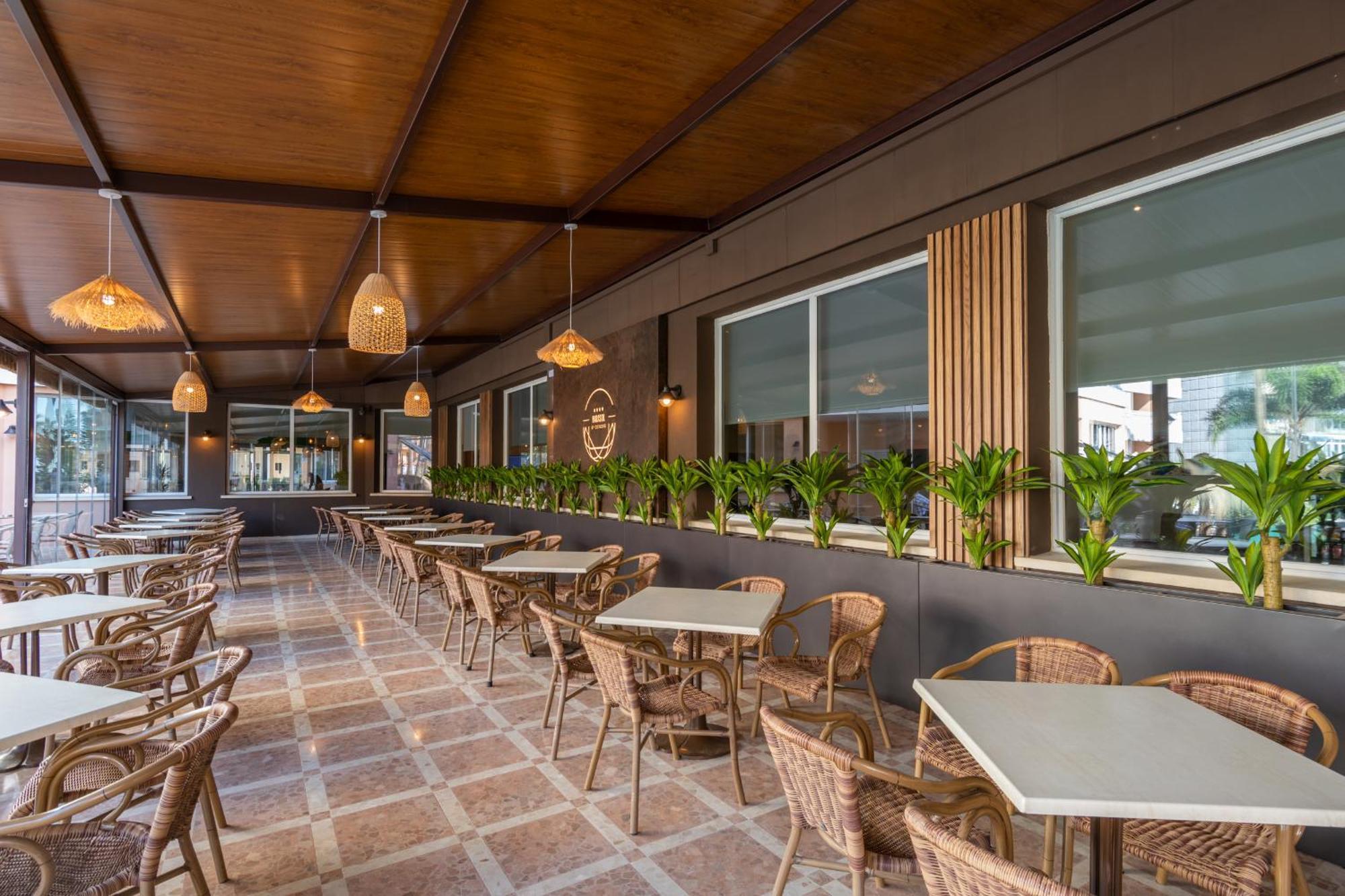 Parasol By Dorobe Hotel Torremolinos