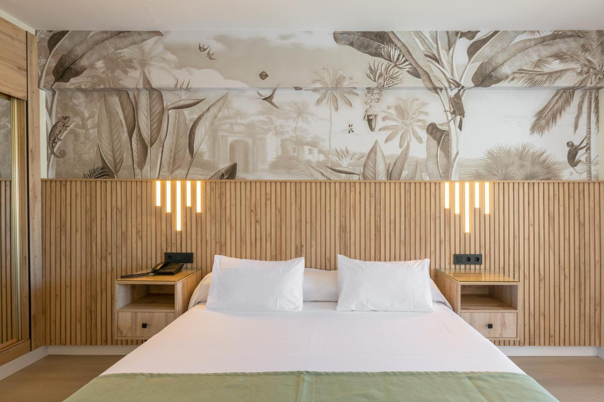 Hotel Parasol By Dorobe Torremolinos