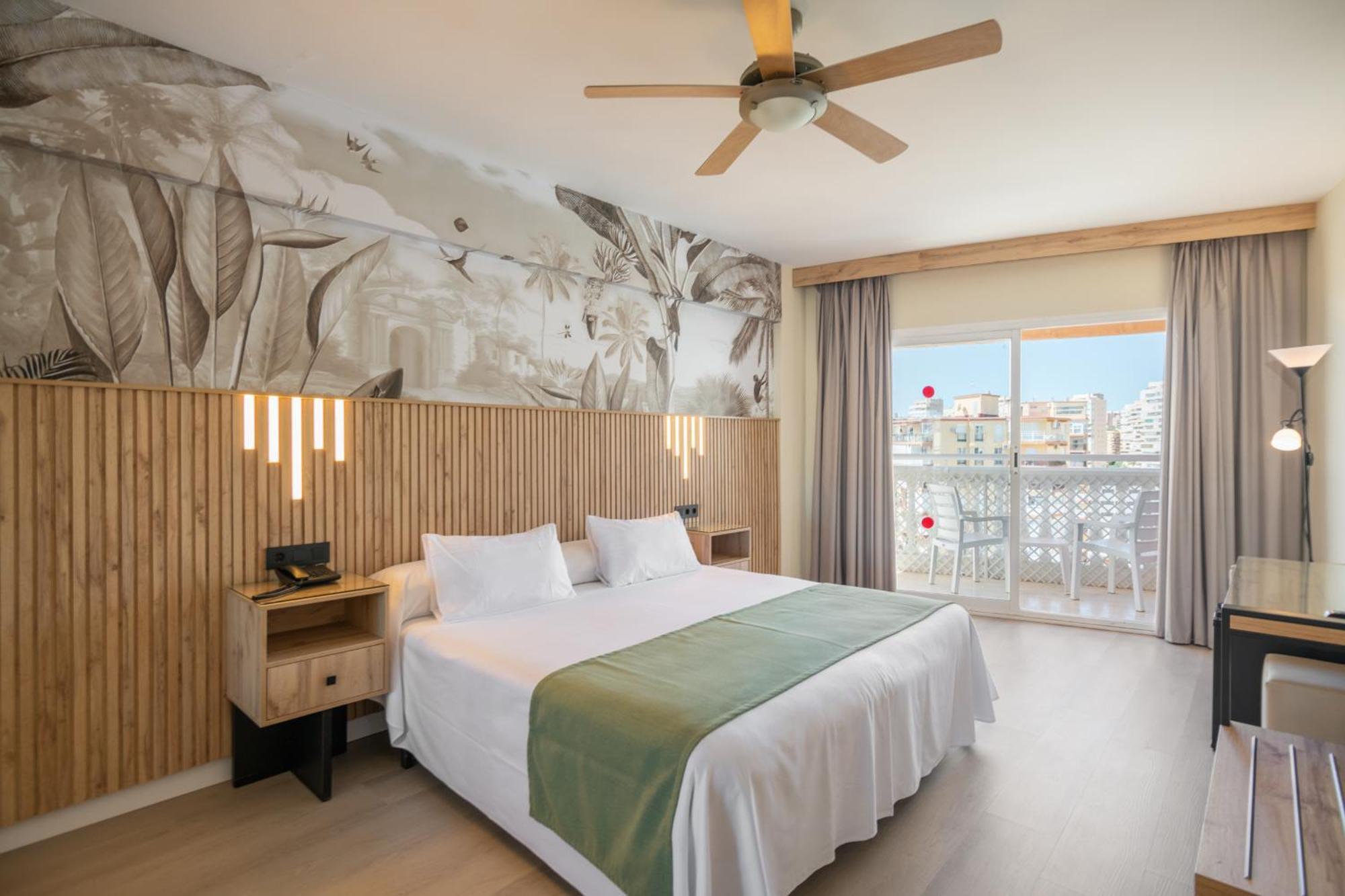 Hotel Parasol By Dorobe 4*