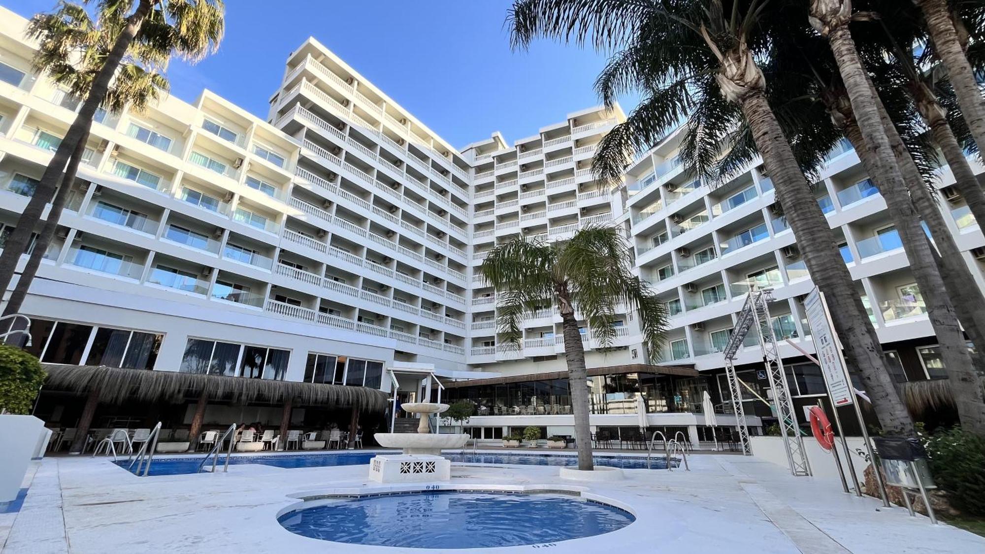 Parasol By Dorobe Hotel